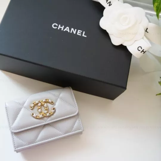 Arrive immediately?? Domestic ??19 Small Flap Wallet